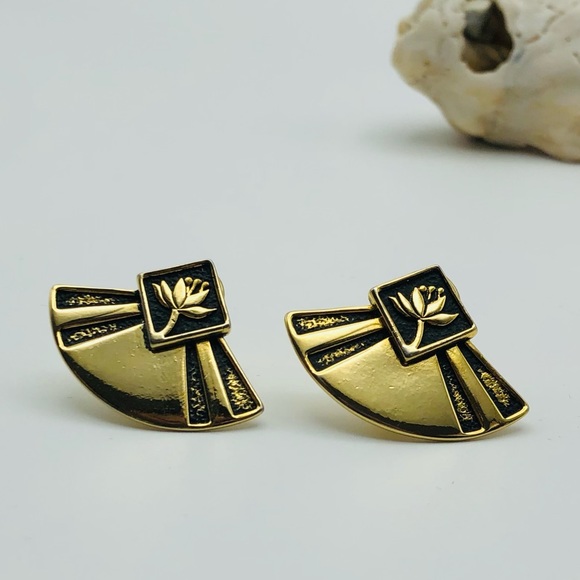 Laurel Burch Vintage Lotus Flower Gold Clip-On Earrings - Picture 9 of 9
